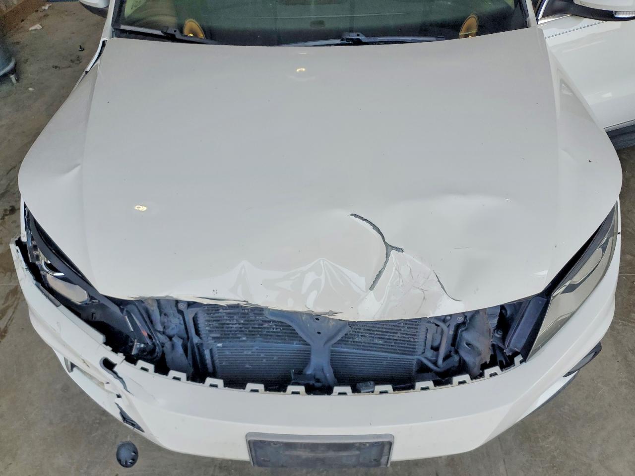 2013 Volkswagen Tiguan S Белый vin: WVGBV7AX2DW501582