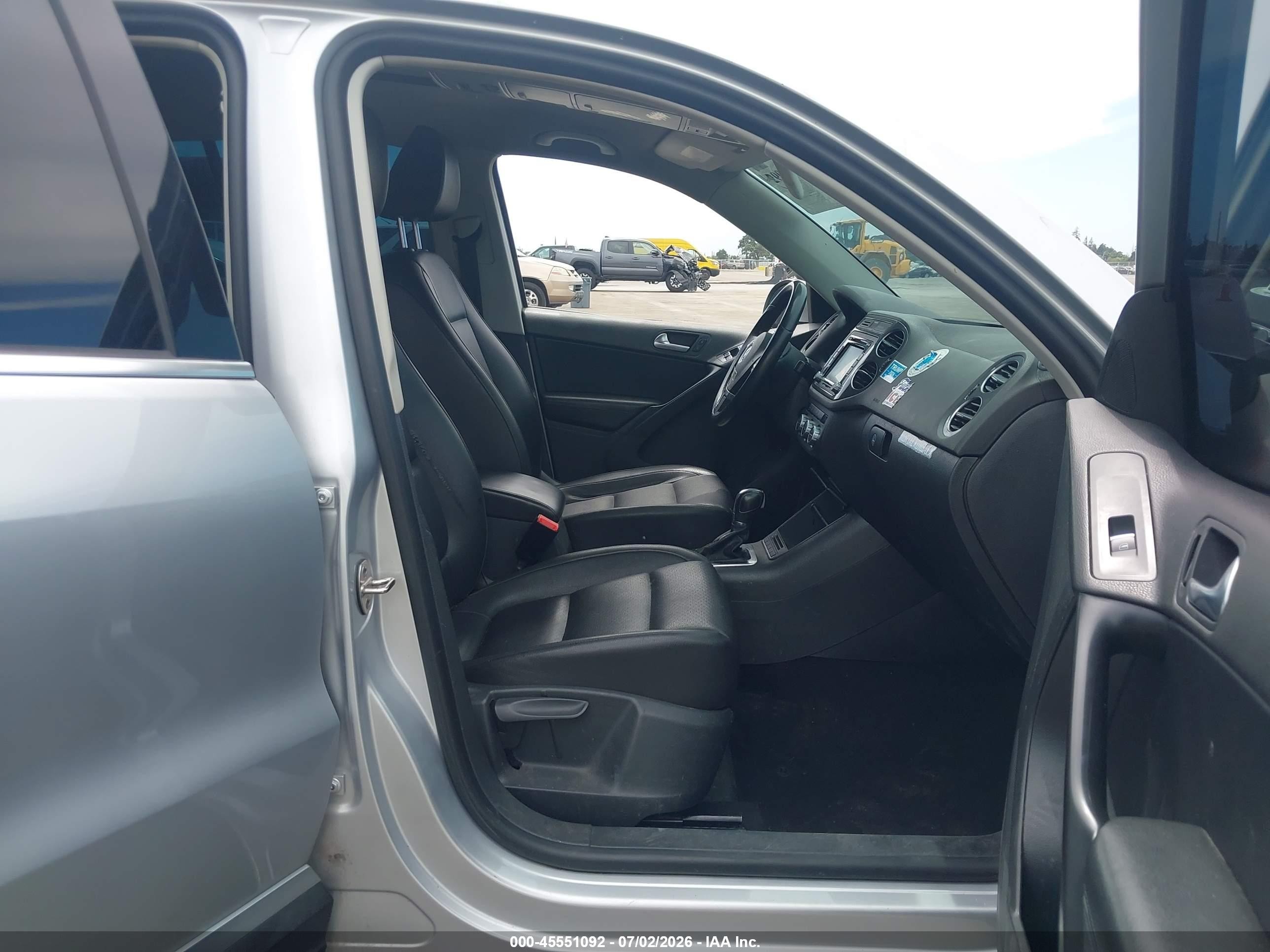 2013 Volkswagen Tiguan Se Silver vin: WVGBV7AX2DW509732