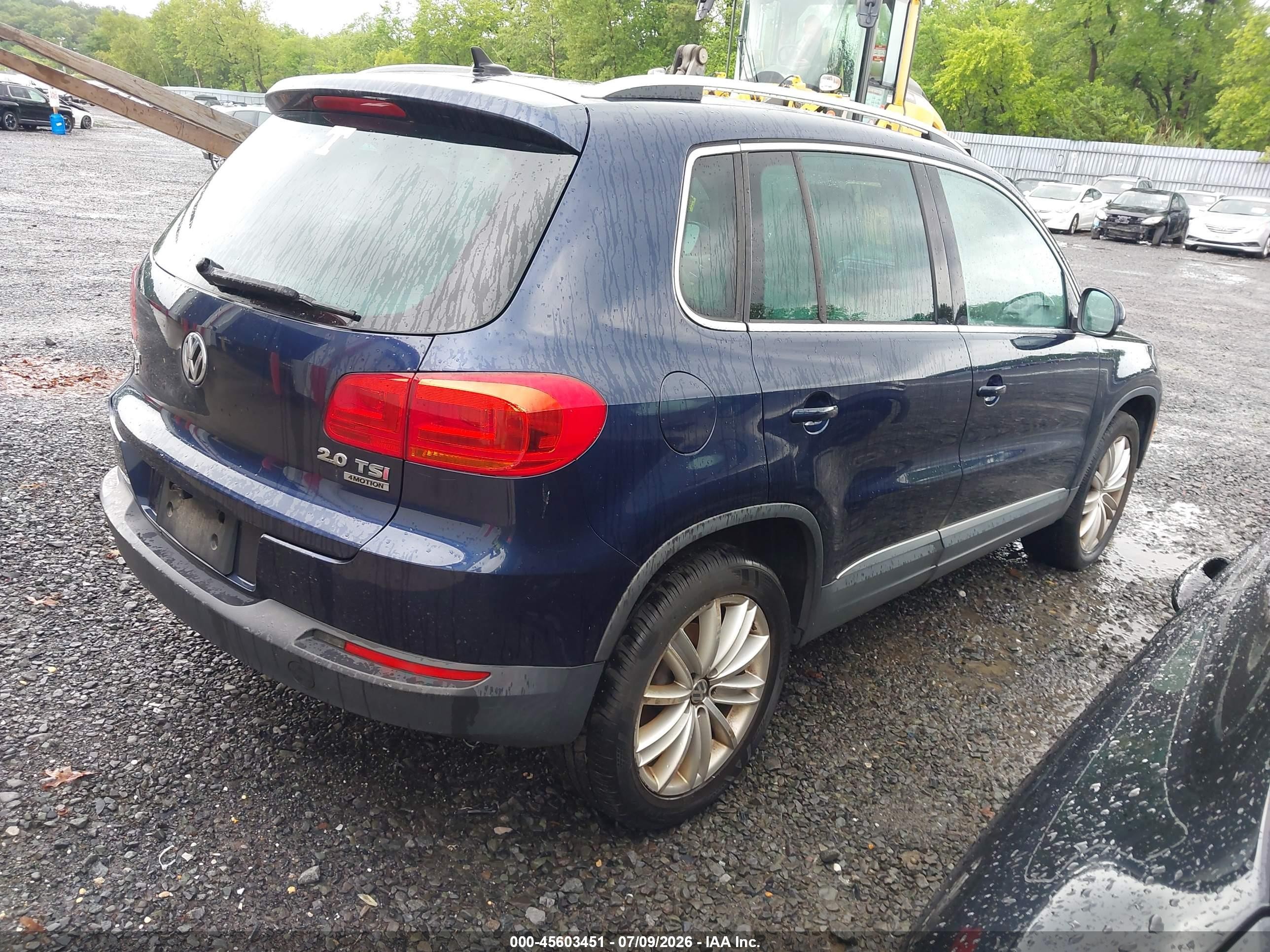 2013 Volkswagen Tiguan Se Синий vin: WVGBV7AX2DW510007