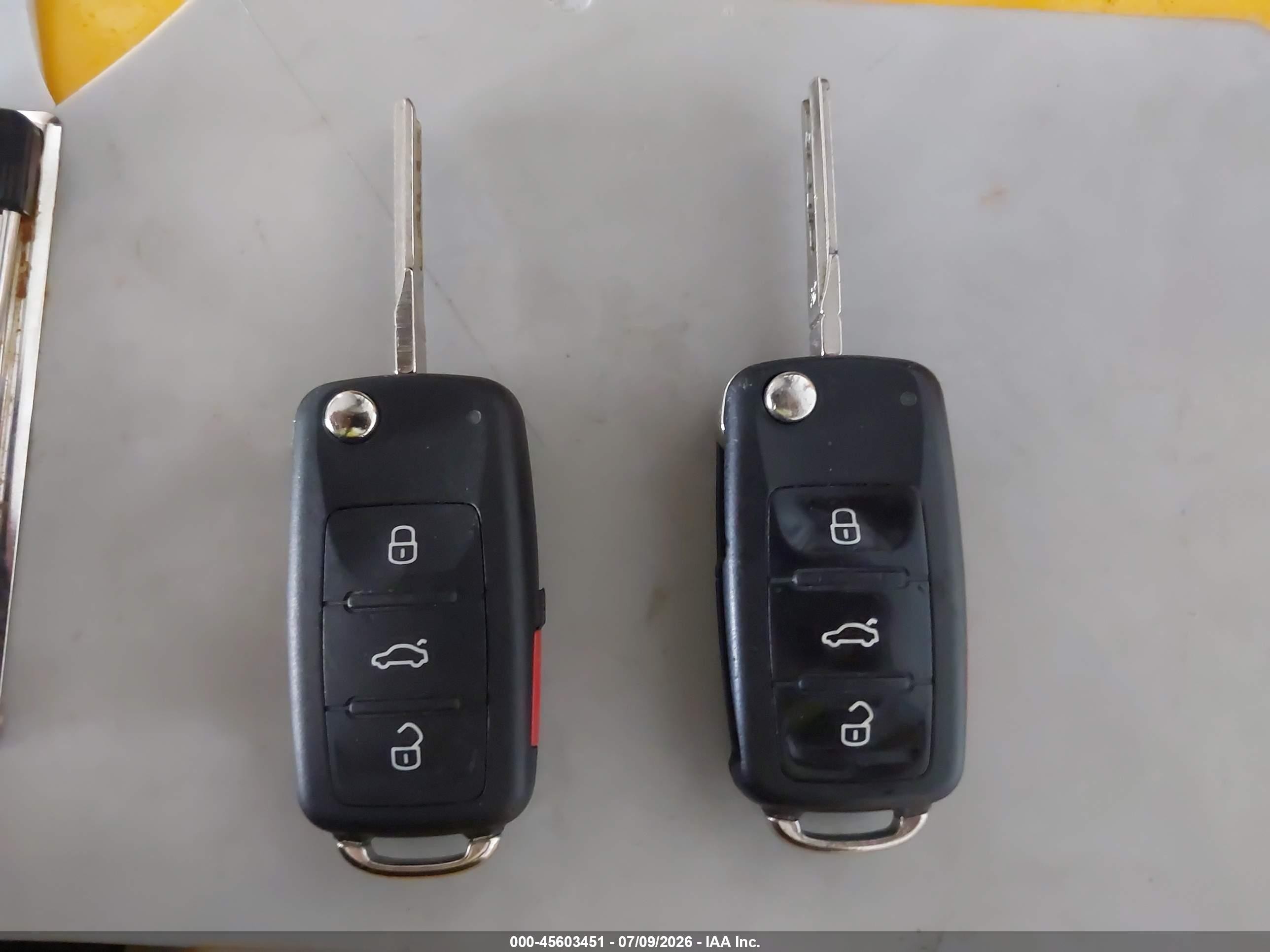 2013 Volkswagen Tiguan Se Синий vin: WVGBV7AX2DW510007