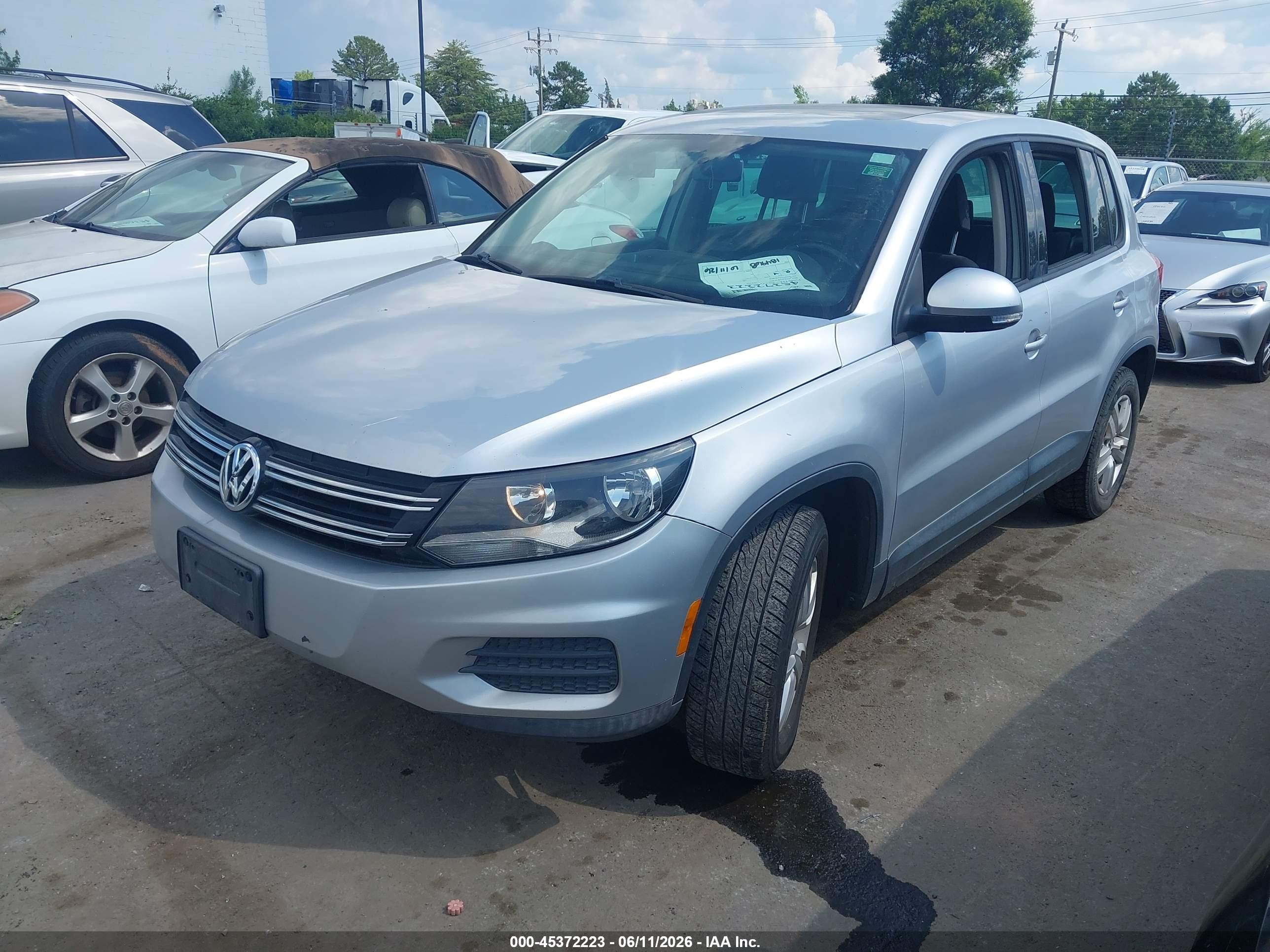 2013 Volkswagen Tiguan S Silver vin: WVGBV7AX2DW548398