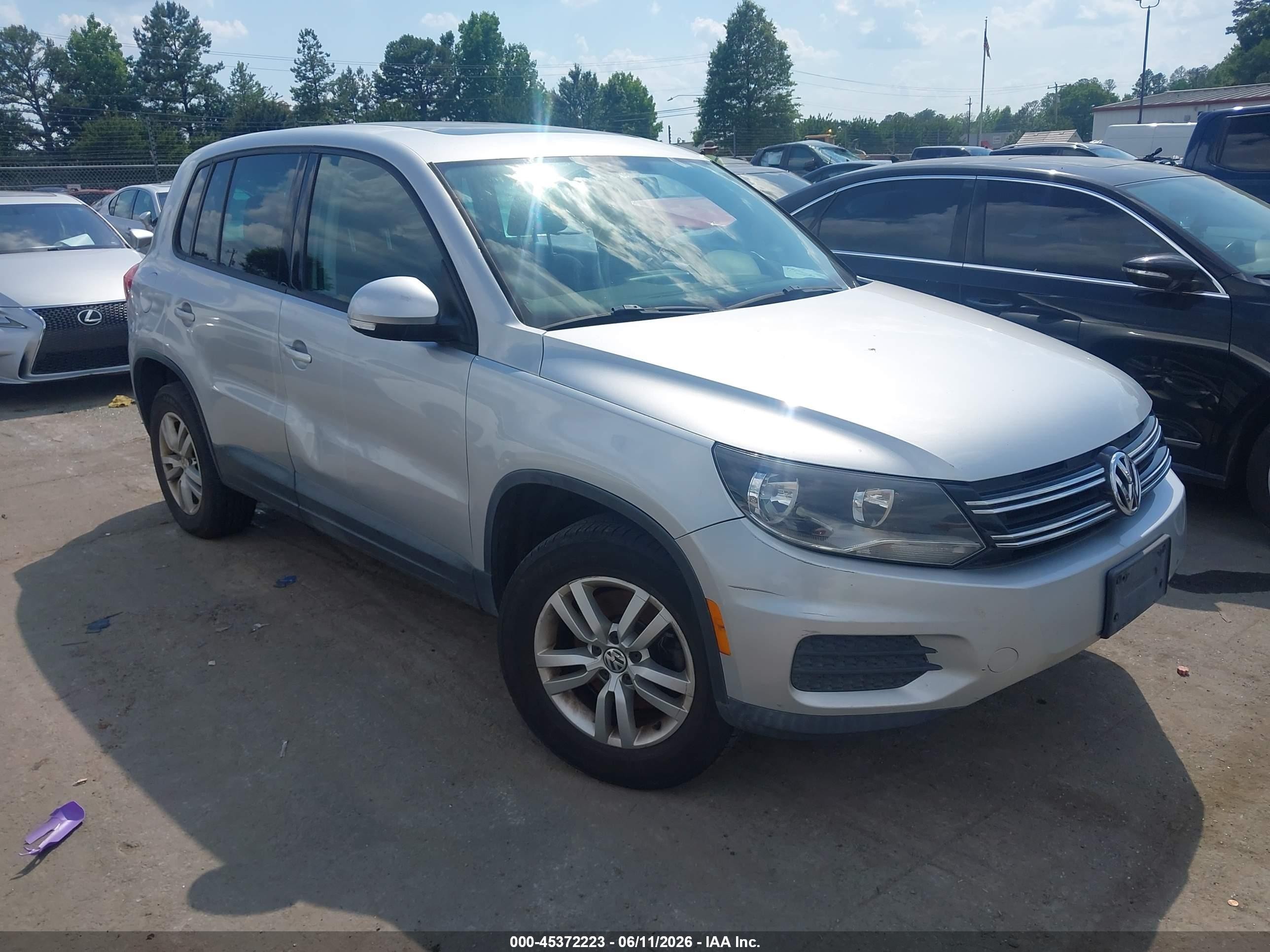 2013 Volkswagen Tiguan S Silver vin: WVGBV7AX2DW548398