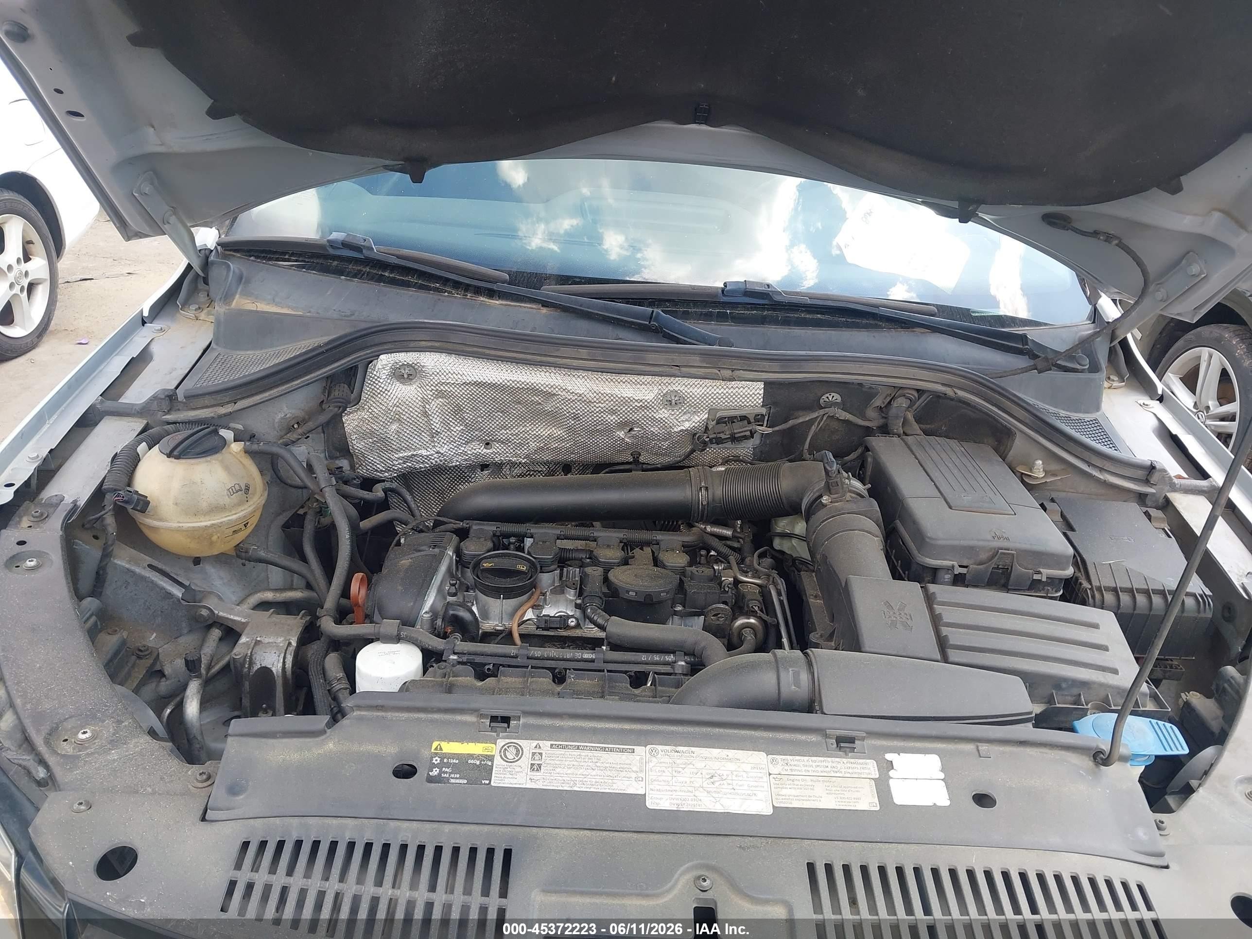 2013 Volkswagen Tiguan S Silver vin: WVGBV7AX2DW548398