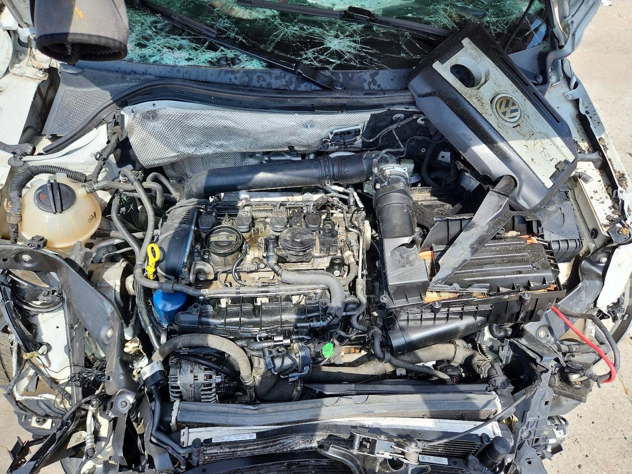 2015 Volkswagen Tiguan S Белый vin: WVGBV7AX2FW507773