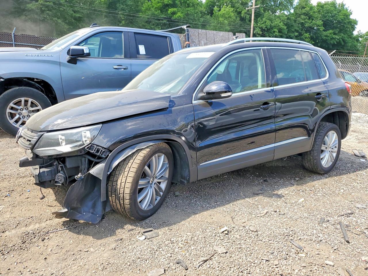 2015 Volkswagen Tiguan S Gray vin: WVGBV7AX2FW518840