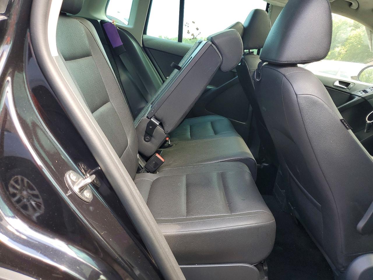 2015 Volkswagen Tiguan S Gray vin: WVGBV7AX2FW518840