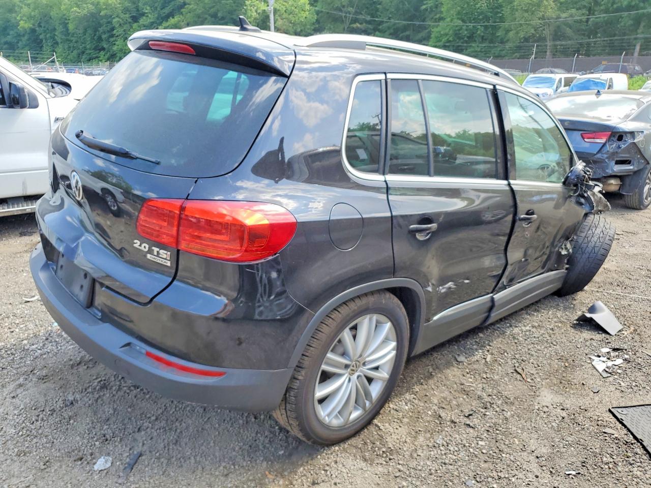 2015 Volkswagen Tiguan S Gray vin: WVGBV7AX2FW518840