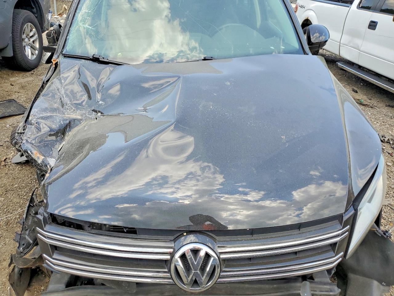 2015 Volkswagen Tiguan S Gray vin: WVGBV7AX2FW518840