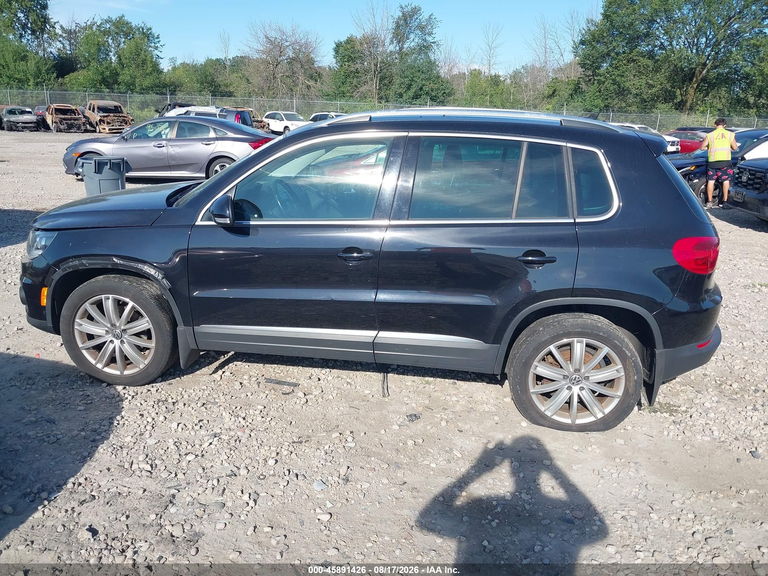 2015 Volkswagen Tiguan Se Черный vin: WVGBV7AX2FW554897