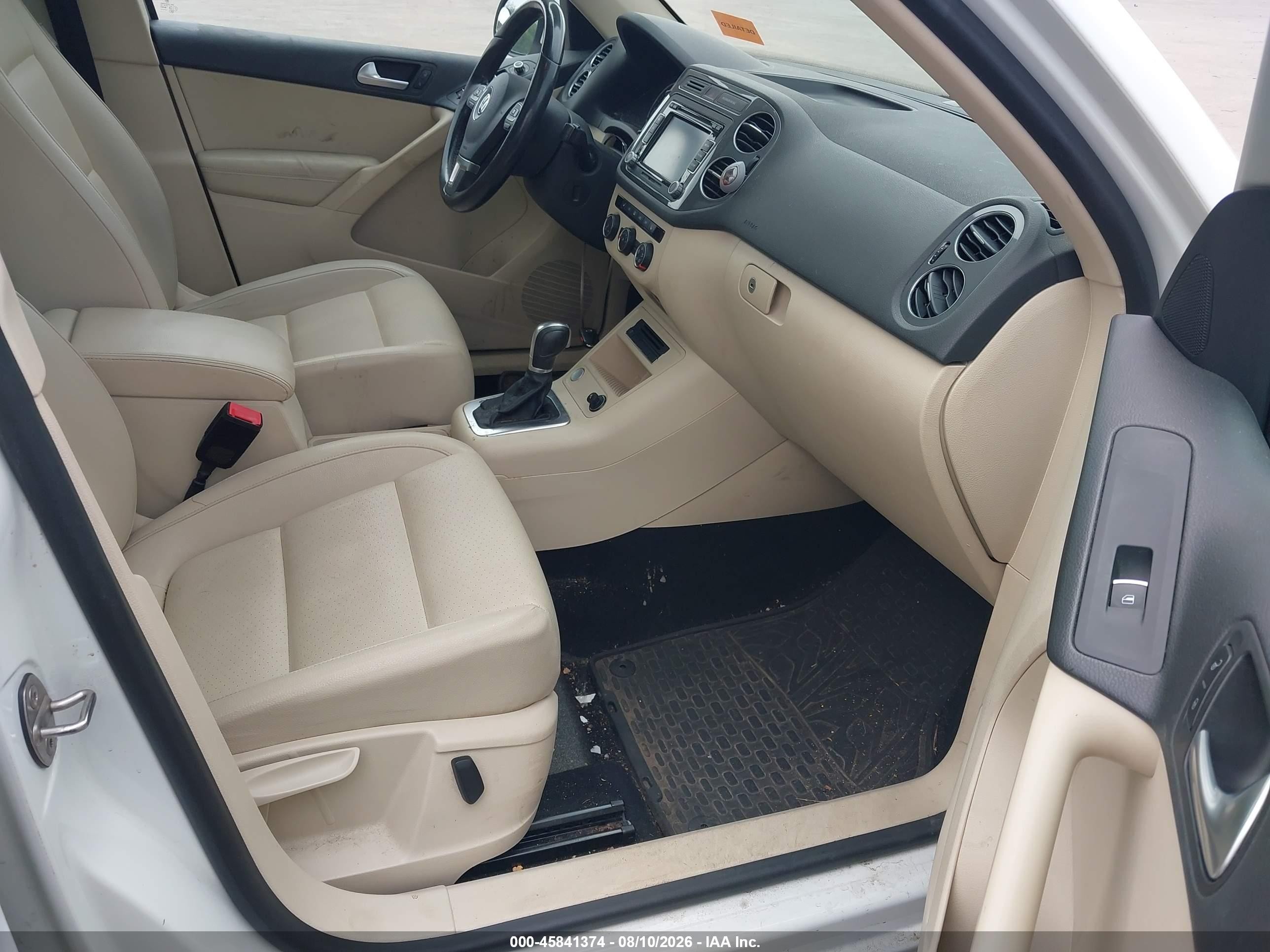 2015 Volkswagen Tiguan Se Белый vin: WVGBV7AX2FW588337