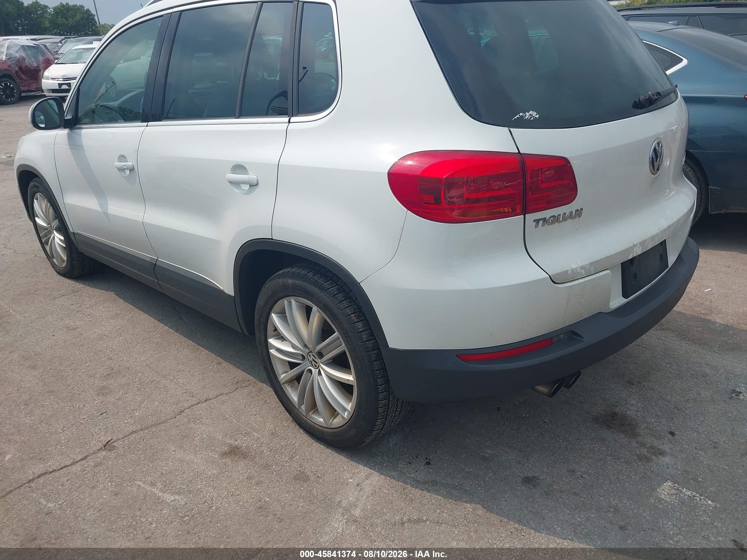 2015 Volkswagen Tiguan Se Белый vin: WVGBV7AX2FW588337