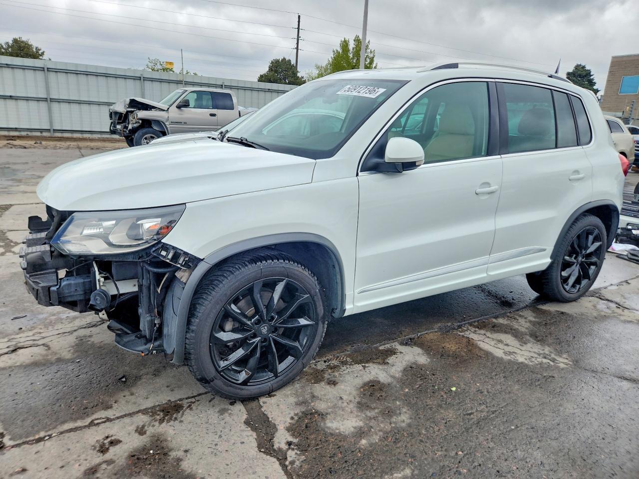 2015 Volkswagen Tiguan S White vin: WVGBV7AX2FW599404