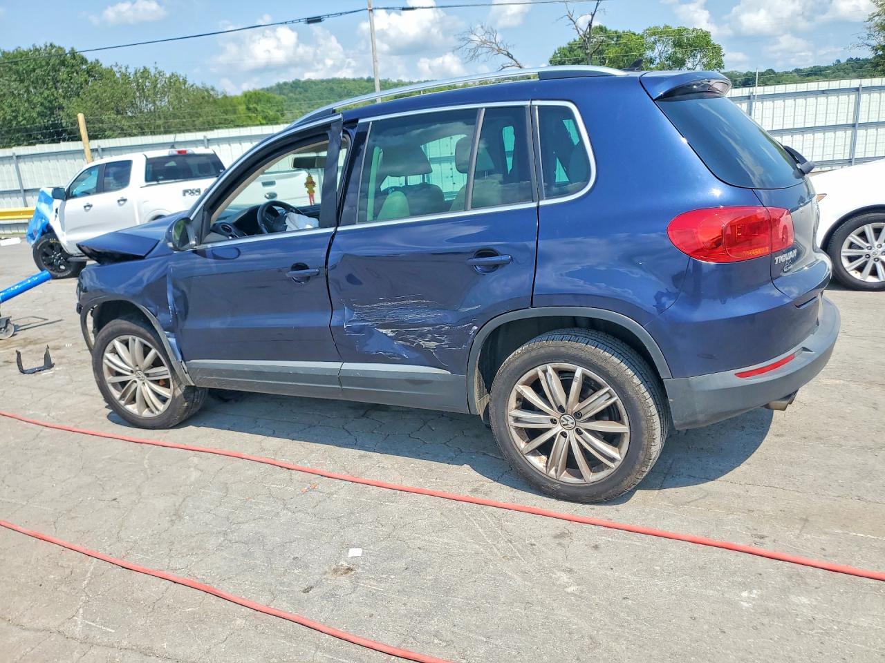 2015 Volkswagen Tiguan S Blue vin: WVGBV7AX2FW603404