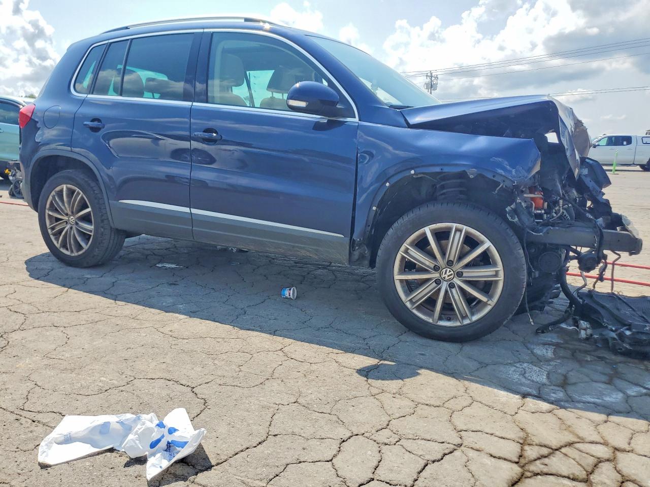 2015 Volkswagen Tiguan S Blue vin: WVGBV7AX2FW603404