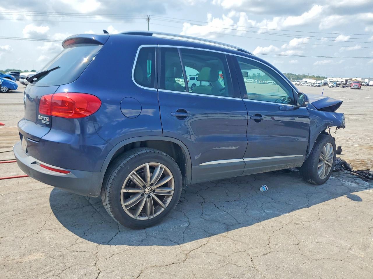2015 Volkswagen Tiguan S Blue vin: WVGBV7AX2FW603404
