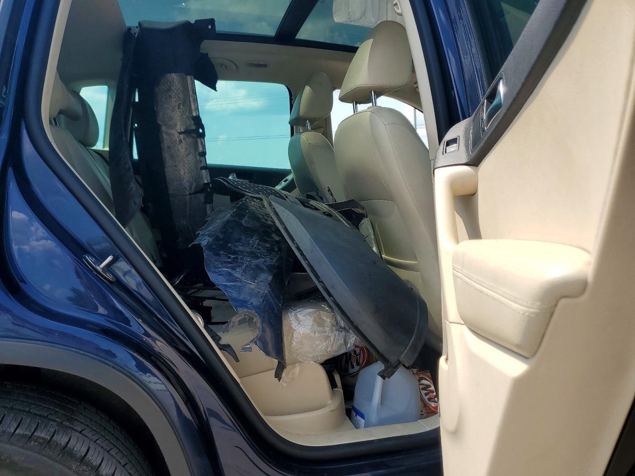 2015 Volkswagen Tiguan S Blue vin: WVGBV7AX2FW603404