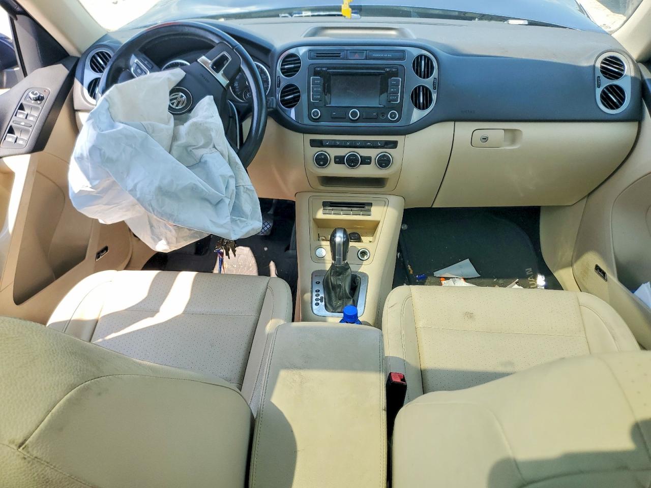 2015 Volkswagen Tiguan S Blue vin: WVGBV7AX2FW603404