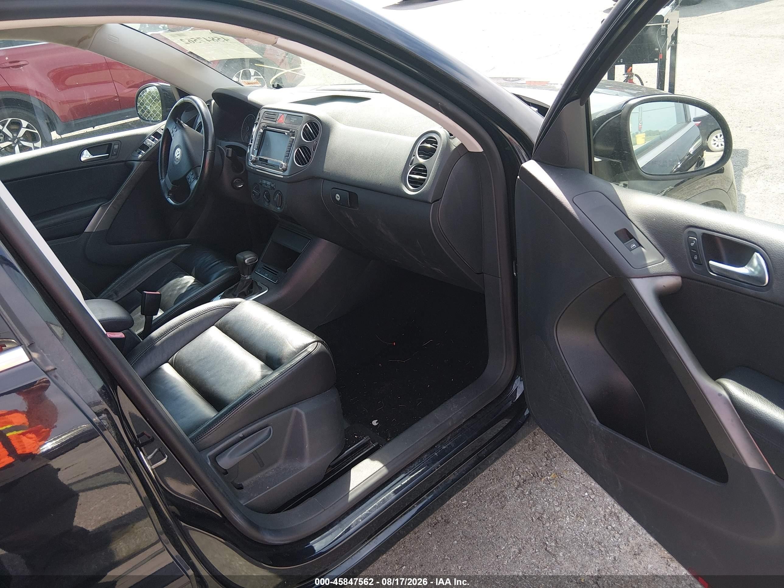 2010 Volkswagen Tiguan Se Black vin: WVGBV7AX3AW501053
