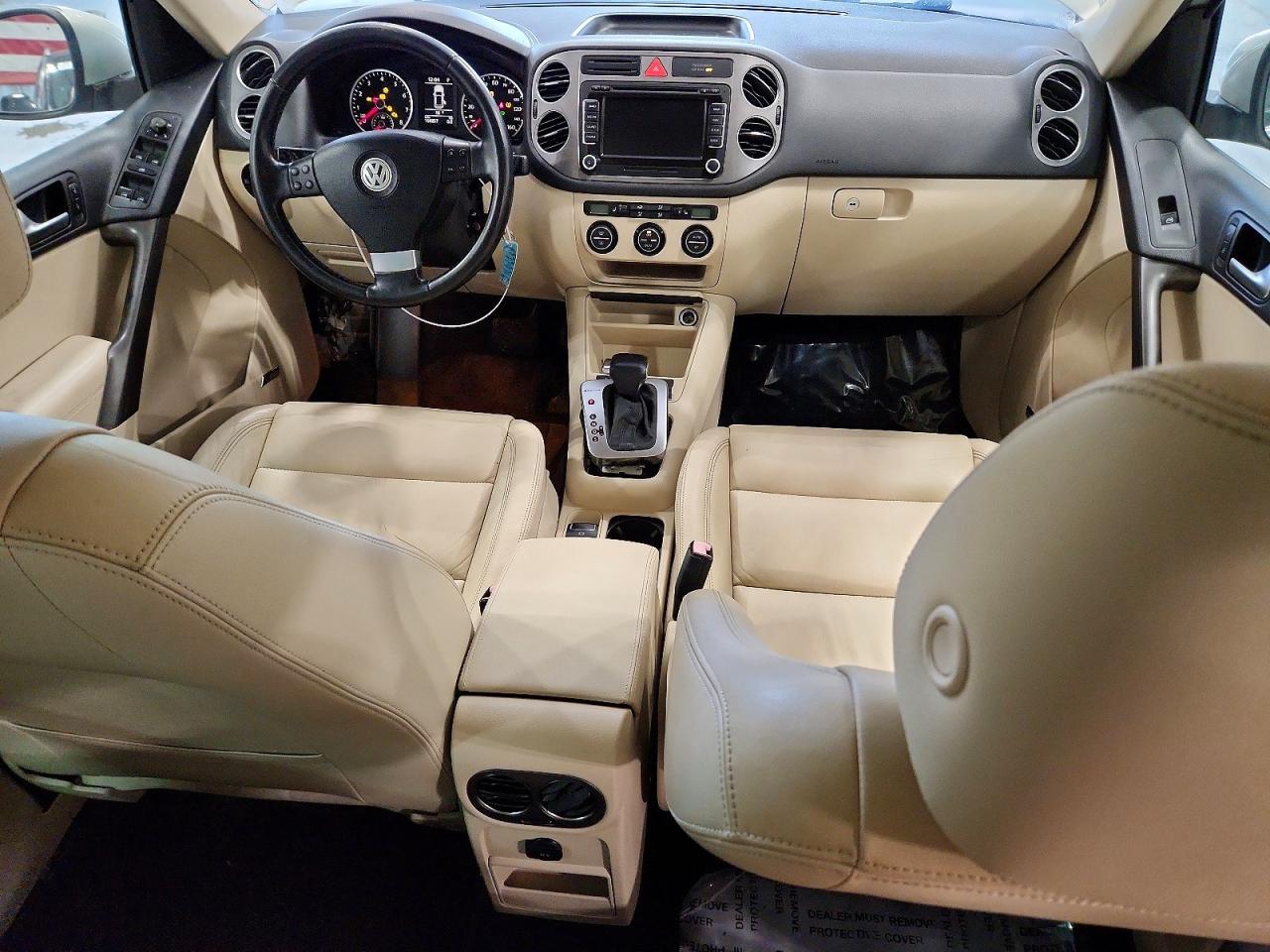 2010 Volkswagen Tiguan Se Silver vin: WVGBV7AX3AW511548