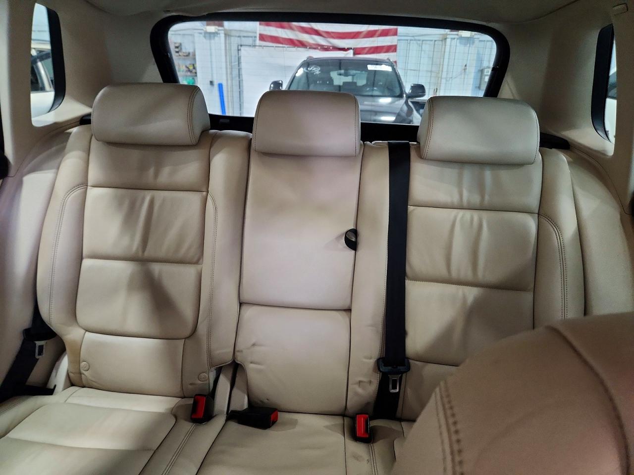 2010 Volkswagen Tiguan Se Silver vin: WVGBV7AX3AW511548