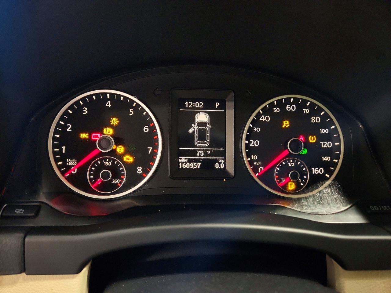 2010 Volkswagen Tiguan Se Silver vin: WVGBV7AX3AW511548