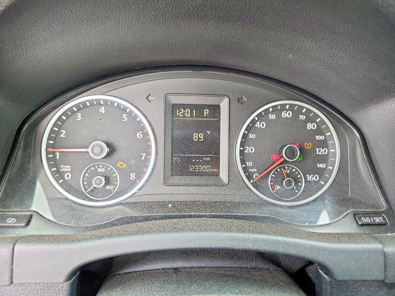 2011 Volkswagen Tiguan S White vin: WVGBV7AX3BW510370