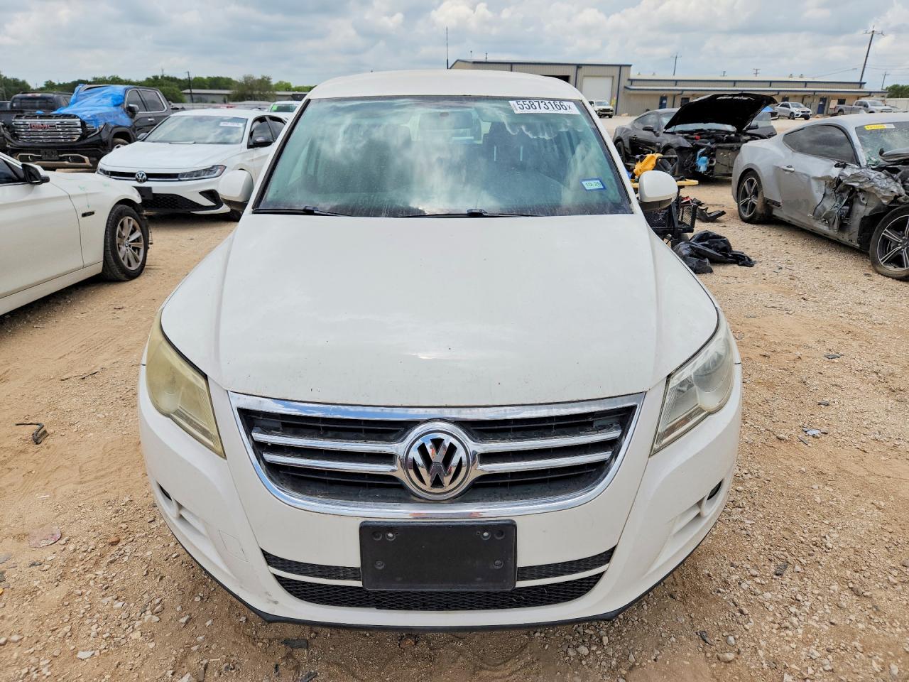 2011 Volkswagen Tiguan S White vin: WVGBV7AX3BW510370