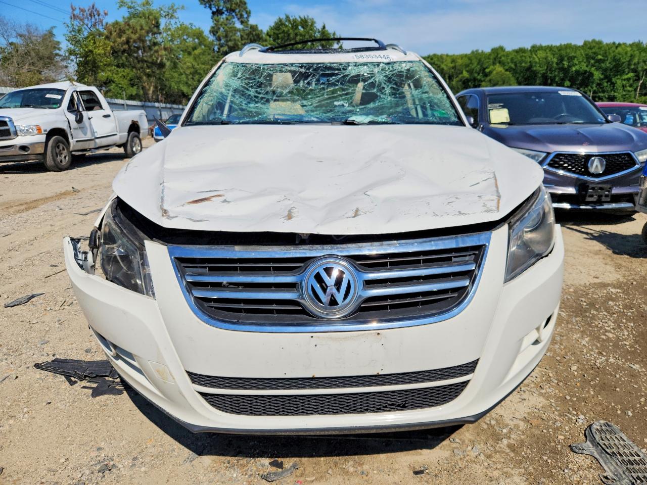 2011 Volkswagen Tiguan S White vin: WVGBV7AX3BW521837