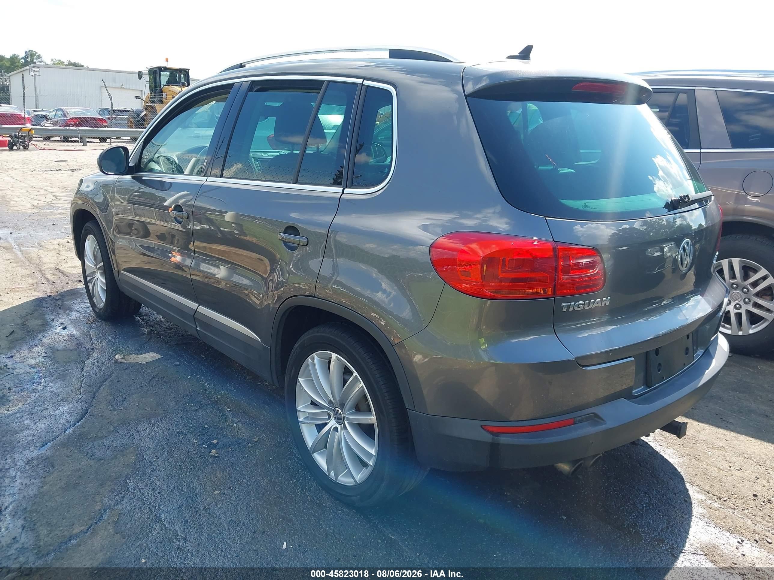 2012 Volkswagen Tiguan Se Silver vin: WVGBV7AX3CW087470