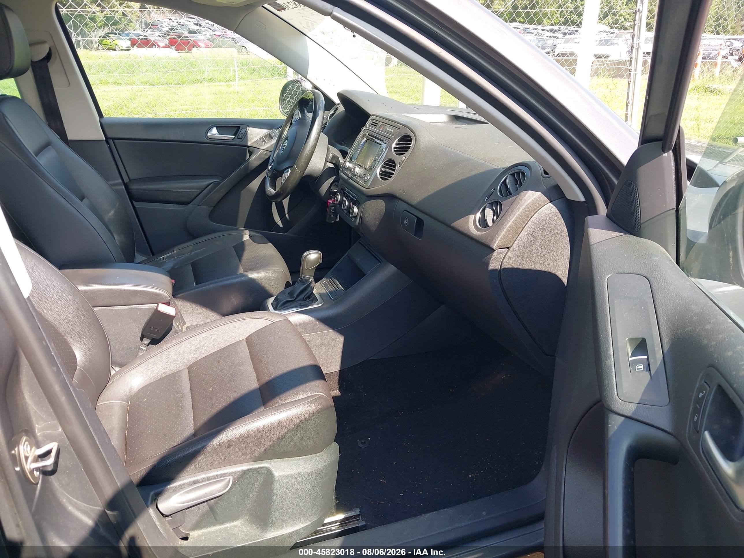 2012 Volkswagen Tiguan Se Silver vin: WVGBV7AX3CW087470