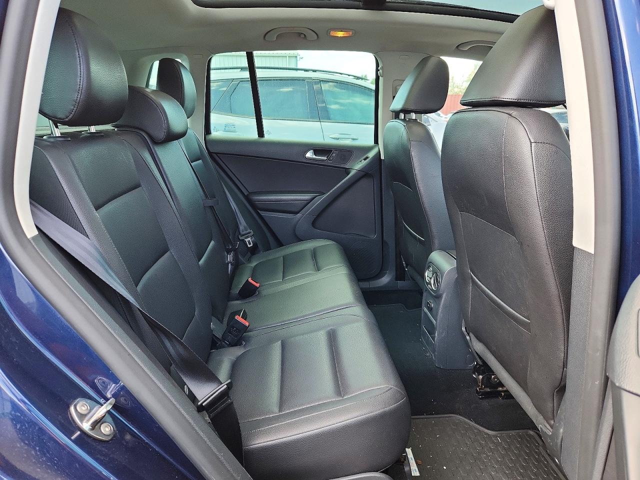 2012 Volkswagen Tiguan S Blue vin: WVGBV7AX3CW562860