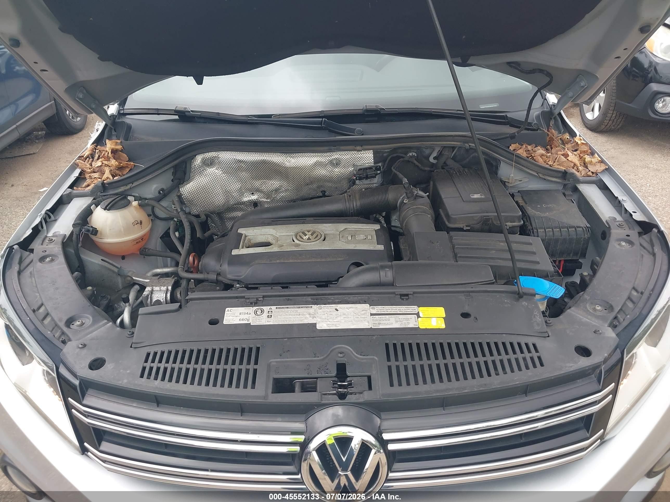 2012 Volkswagen Tiguan Se Silver vin: WVGBV7AX3CW567492