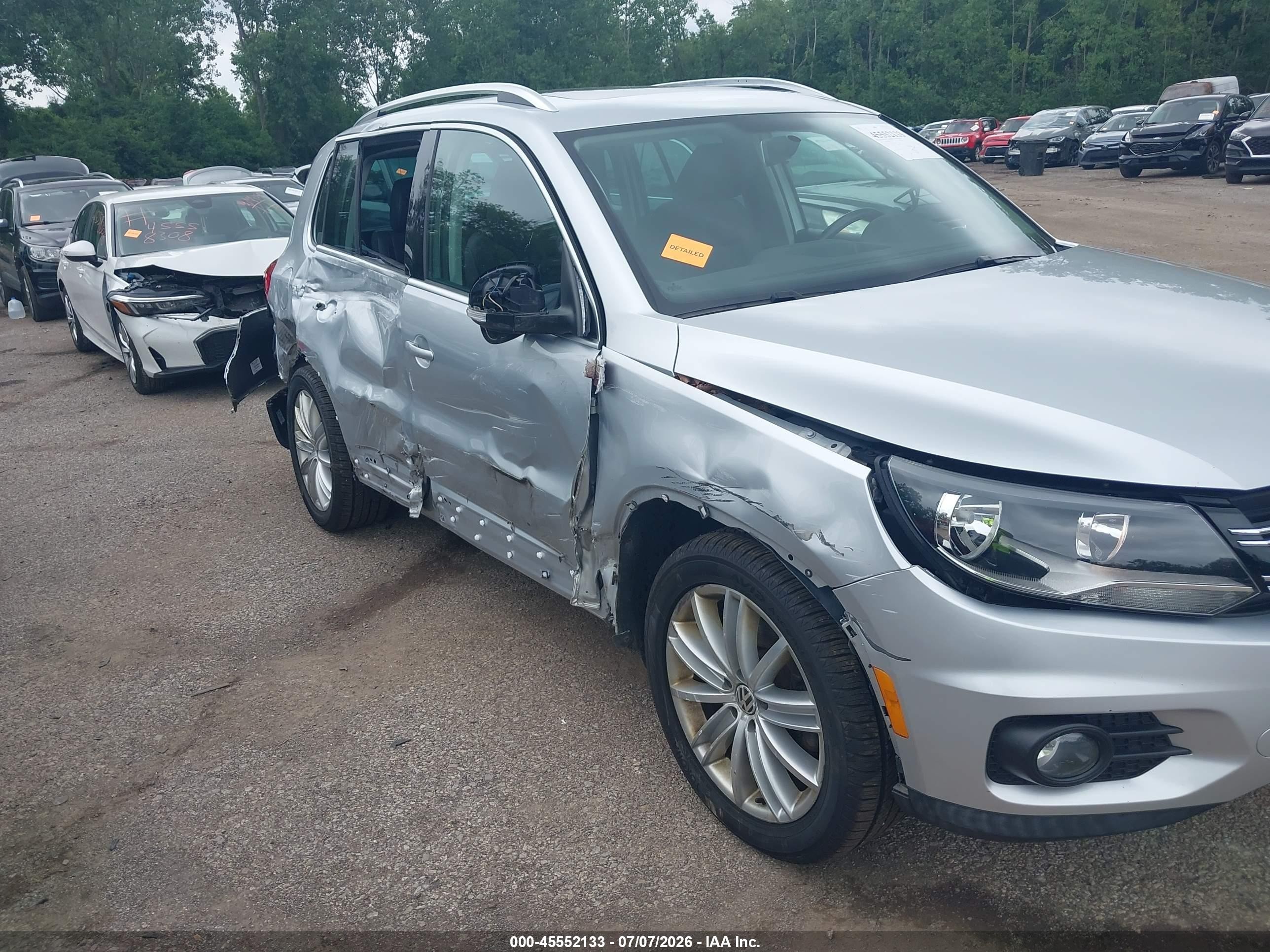 2012 Volkswagen Tiguan Se Silver vin: WVGBV7AX3CW567492