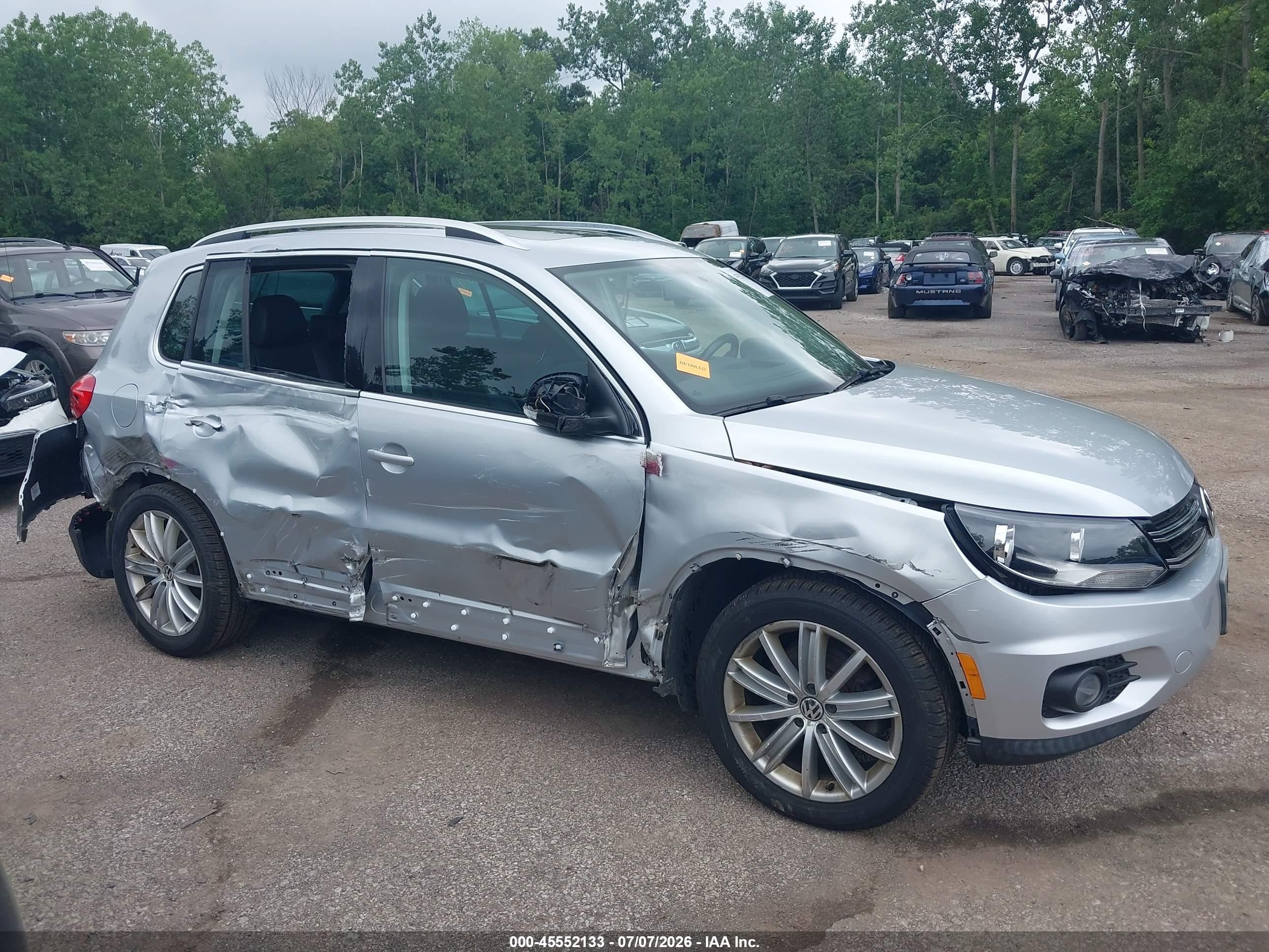 2012 Volkswagen Tiguan Se Silver vin: WVGBV7AX3CW567492