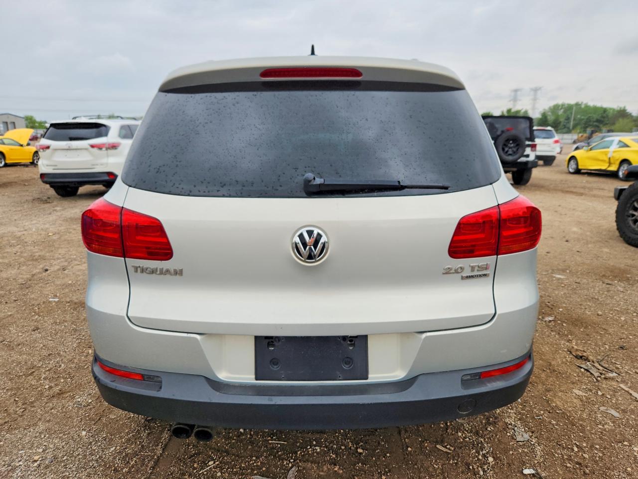 2012 Volkswagen Tiguan S Серебряный vin: WVGBV7AX3CW569288