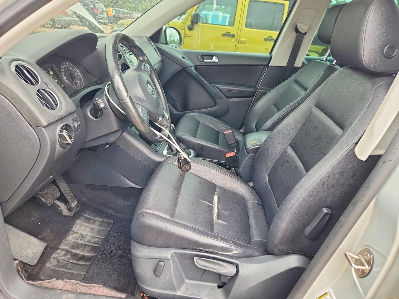2012 Volkswagen Tiguan S Серебряный vin: WVGBV7AX3CW569288