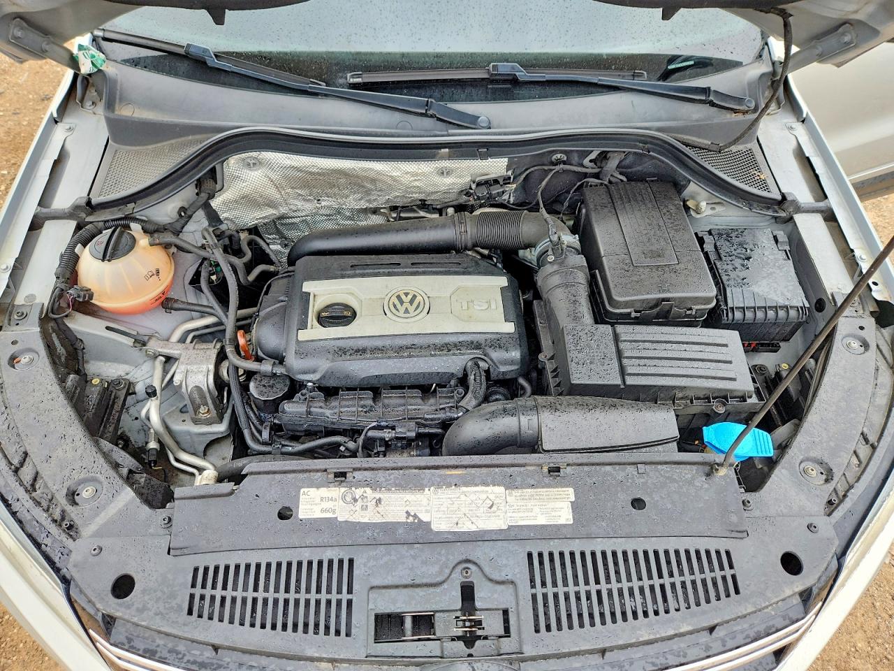 2012 Volkswagen Tiguan S Серебряный vin: WVGBV7AX3CW569288