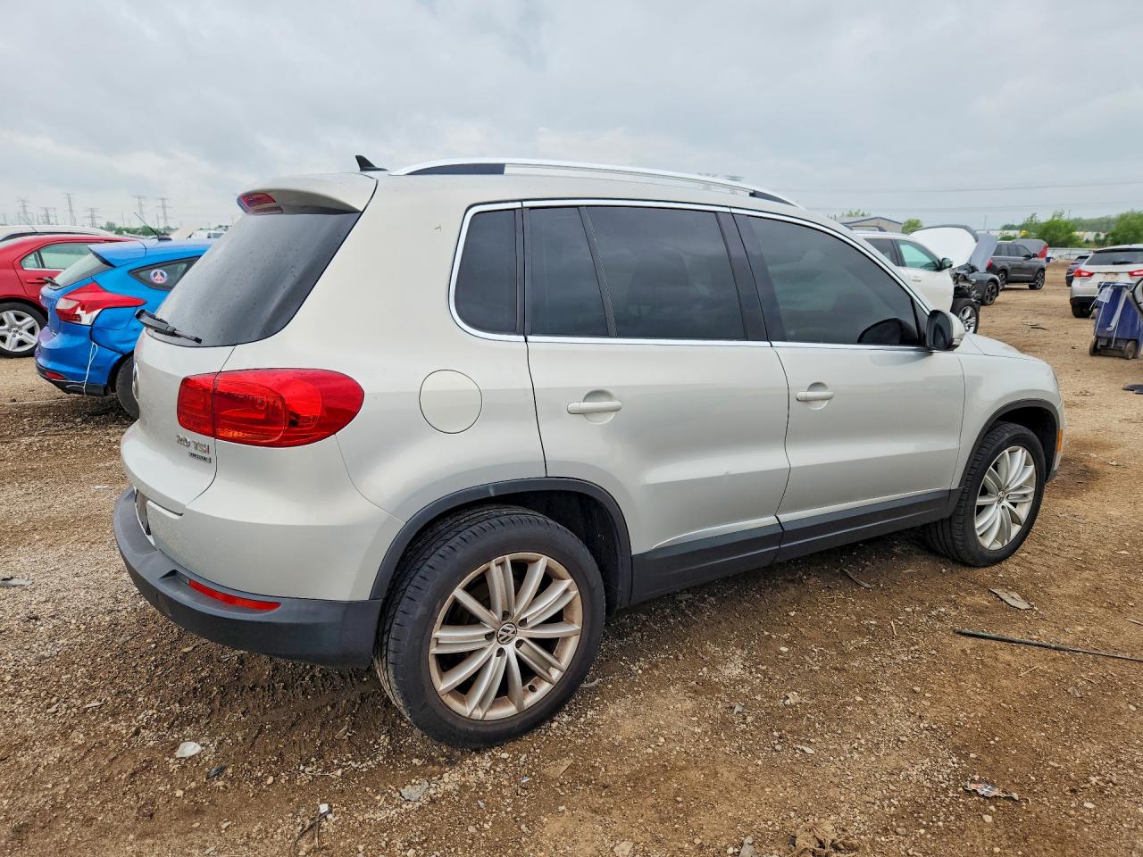 2012 Volkswagen Tiguan S Серебряный vin: WVGBV7AX3CW569288