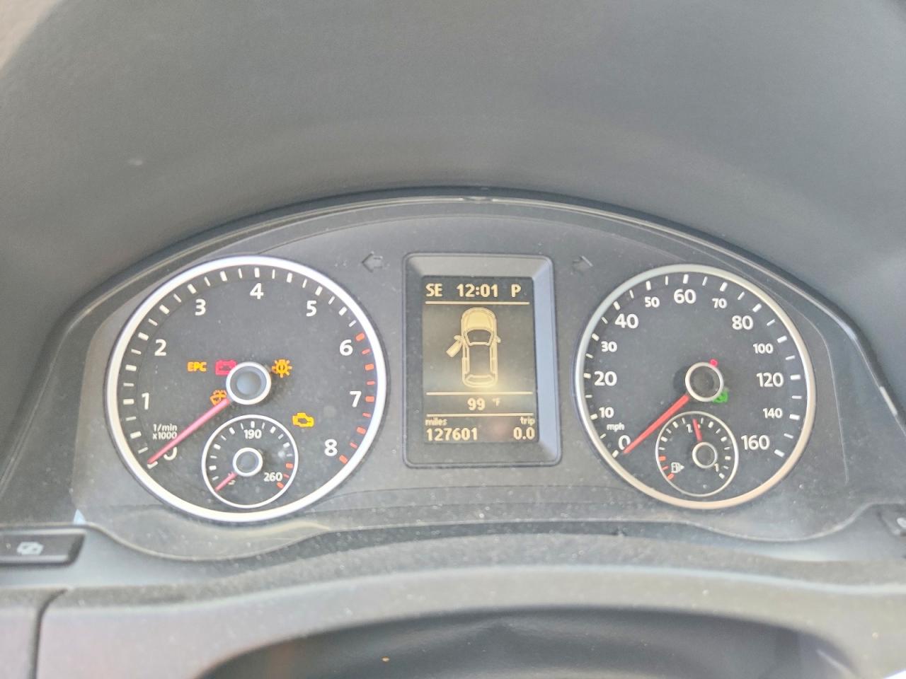 2012 Volkswagen Tiguan S White vin: WVGBV7AX3CW585054