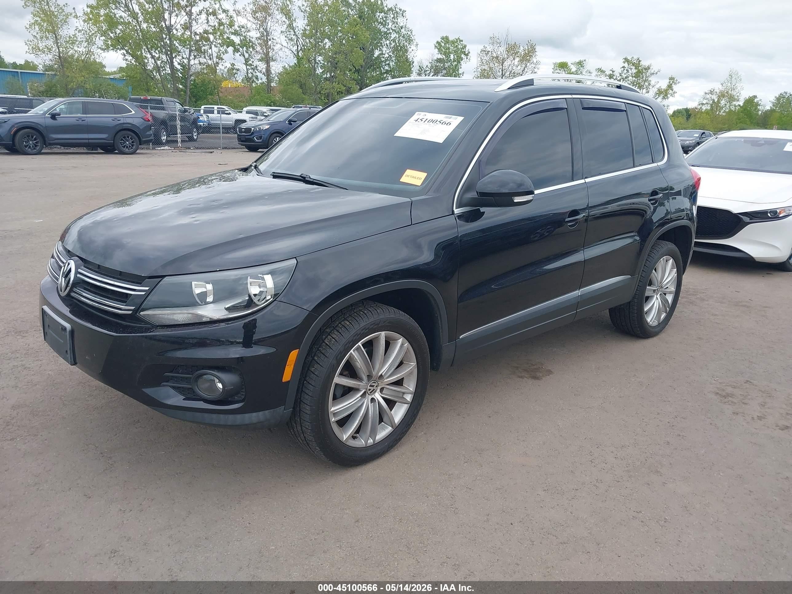 2012 Volkswagen Tiguan Se Black vin: WVGBV7AX3CW608042