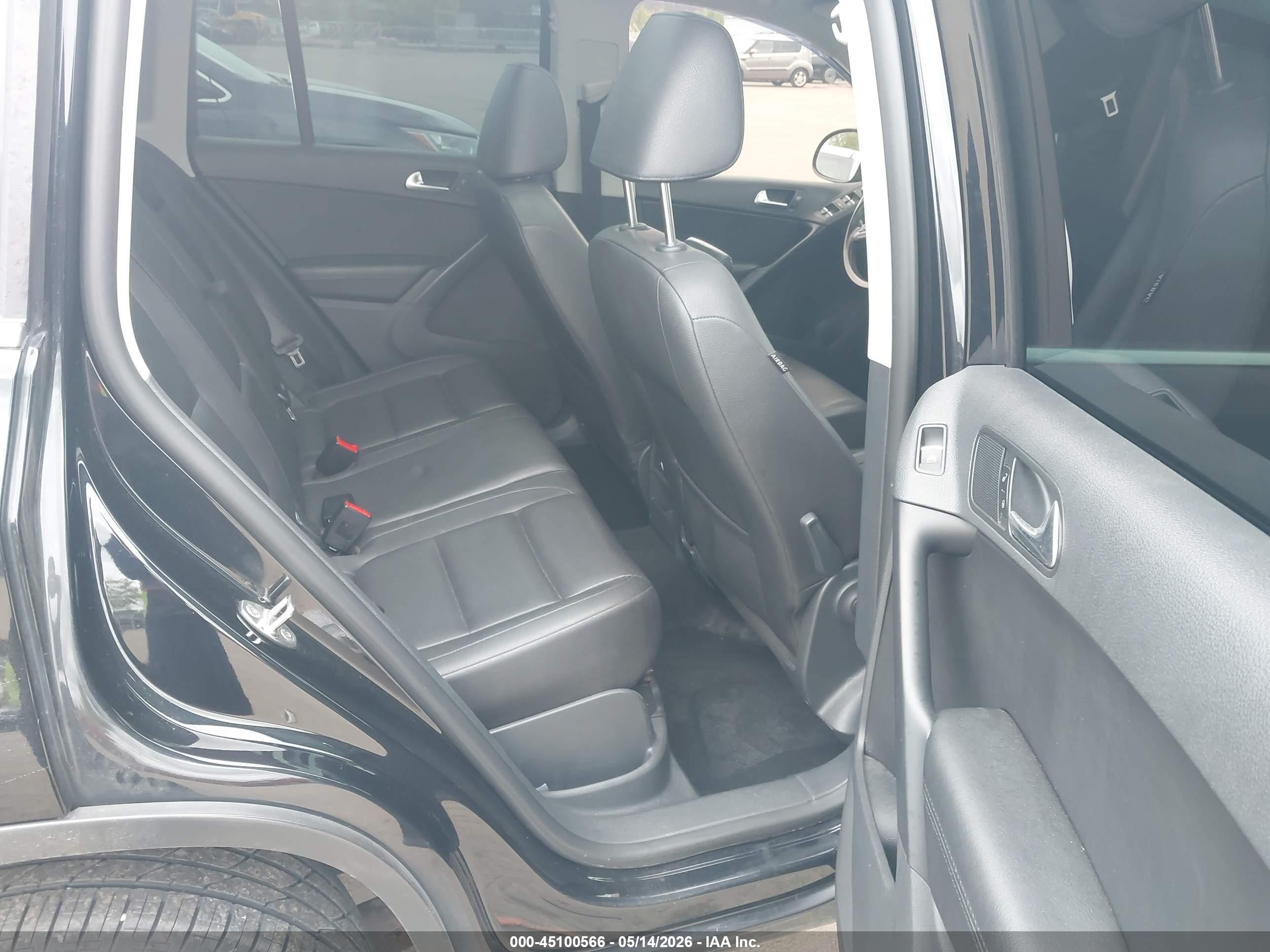 2012 Volkswagen Tiguan Se Black vin: WVGBV7AX3CW608042