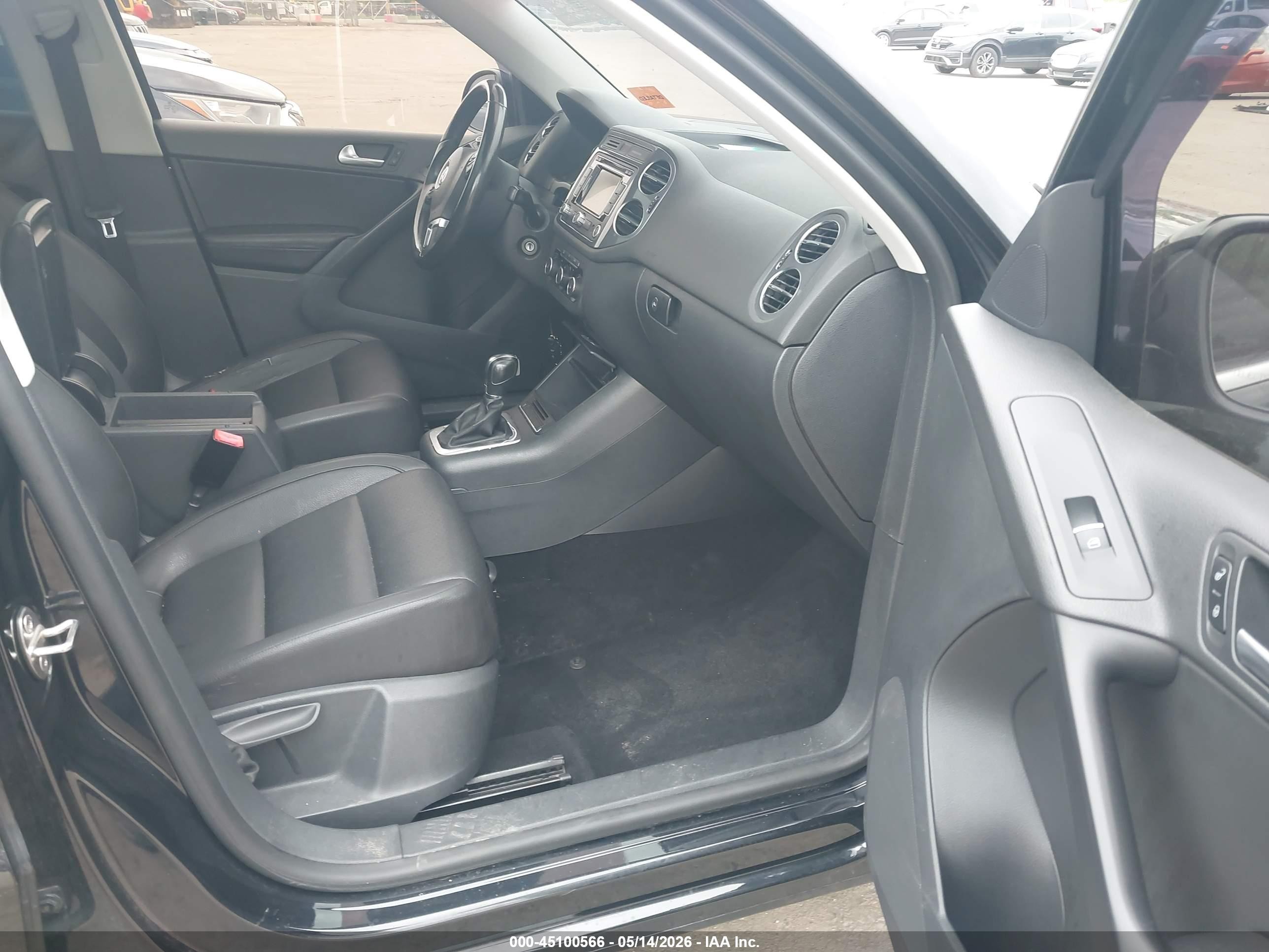 2012 Volkswagen Tiguan Se Black vin: WVGBV7AX3CW608042