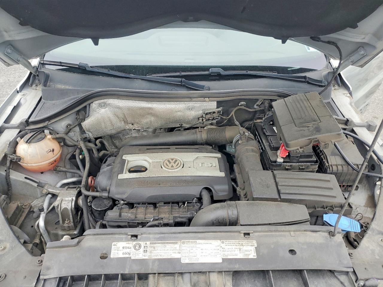 2013 Volkswagen Tiguan S Серебряный vin: WVGBV7AX3DW537815