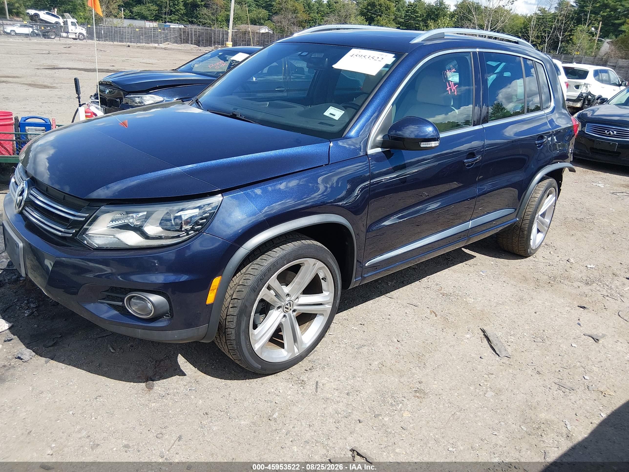 2015 Volkswagen Tiguan R-line Blue vin: WVGBV7AX3FW074173