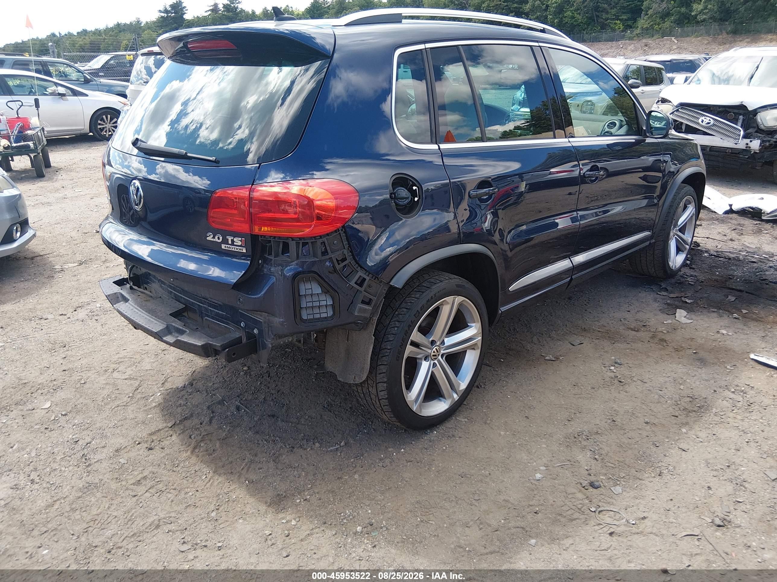 2015 Volkswagen Tiguan R-line Blue vin: WVGBV7AX3FW074173