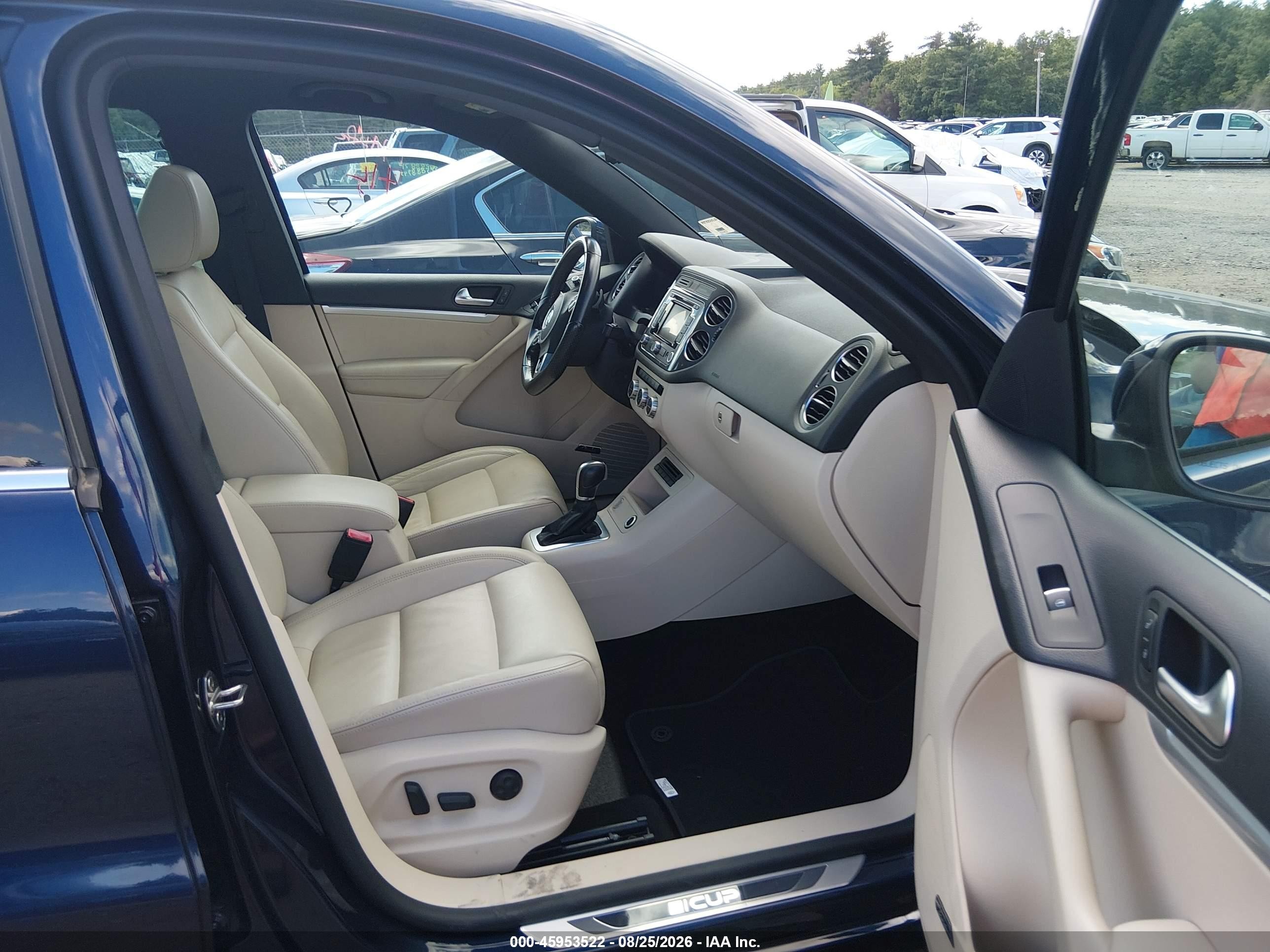 2015 Volkswagen Tiguan R-line Blue vin: WVGBV7AX3FW074173
