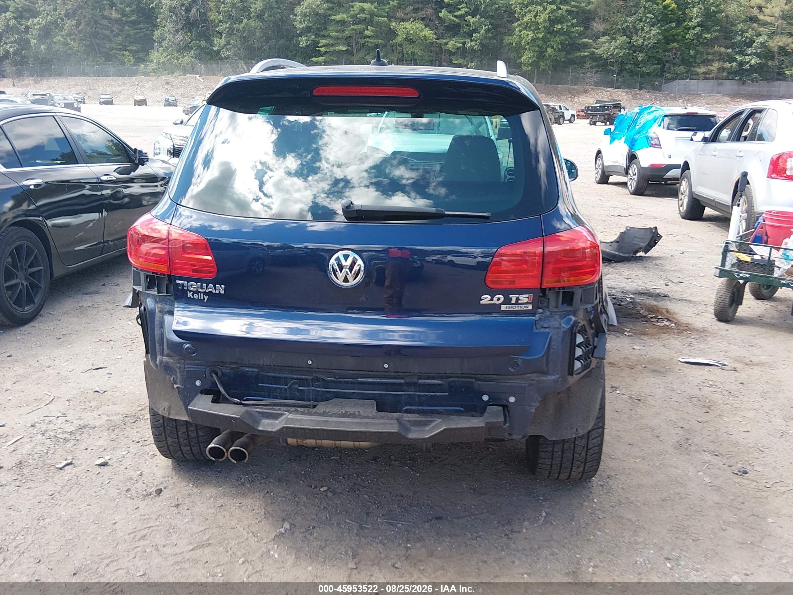 2015 Volkswagen Tiguan R-line Blue vin: WVGBV7AX3FW074173