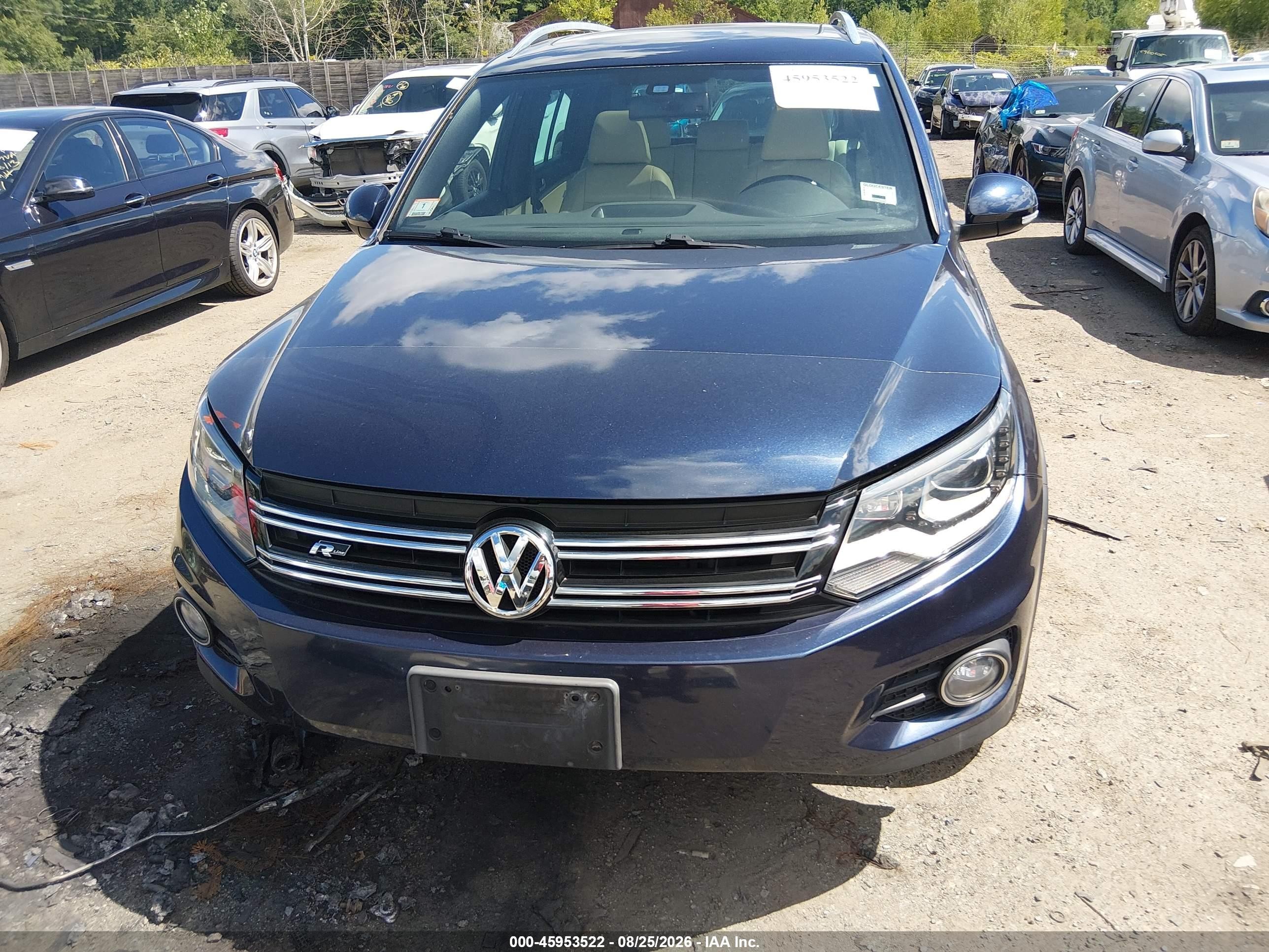 2015 Volkswagen Tiguan R-line Blue vin: WVGBV7AX3FW074173