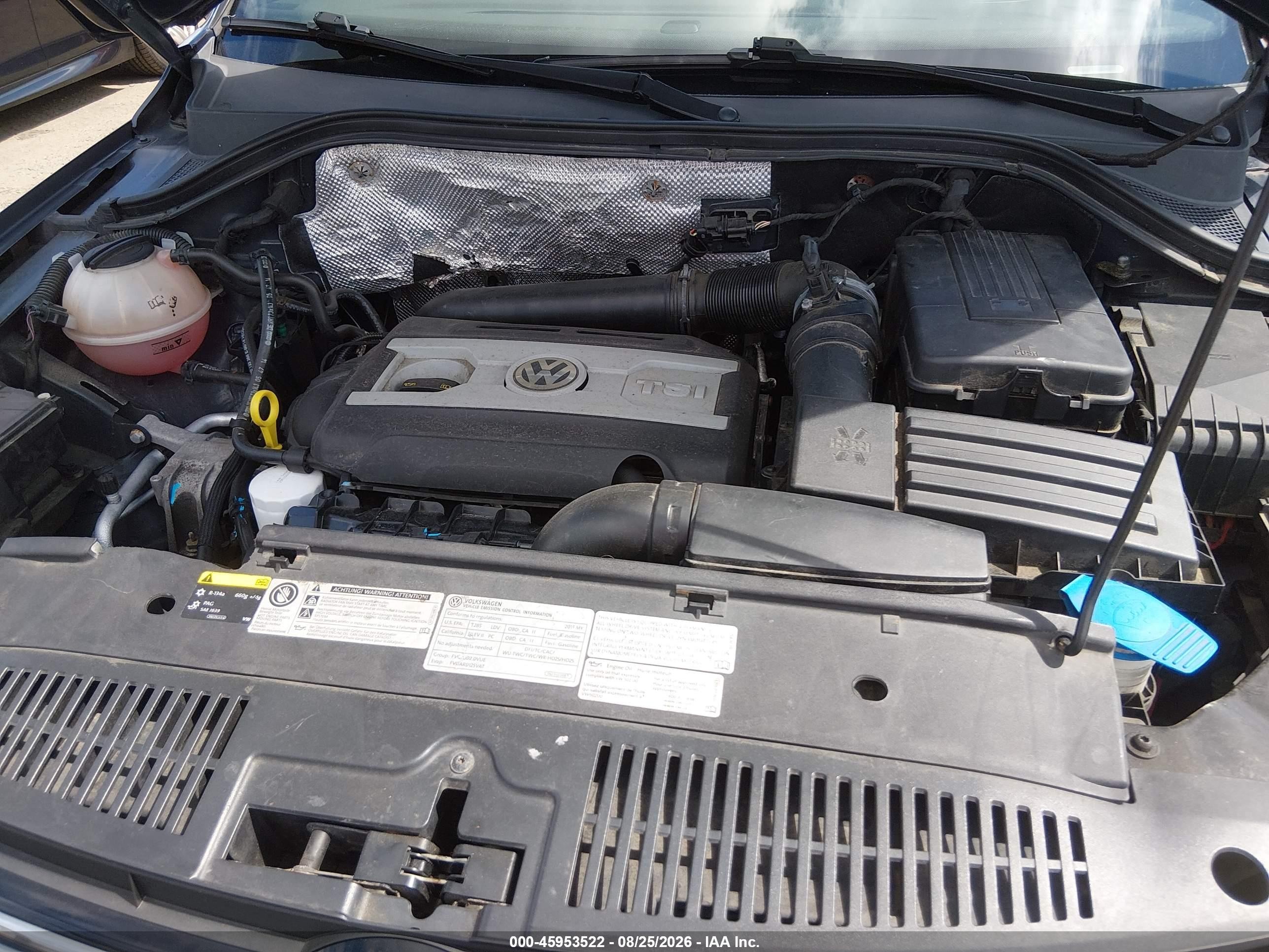 2015 Volkswagen Tiguan R-line Blue vin: WVGBV7AX3FW074173