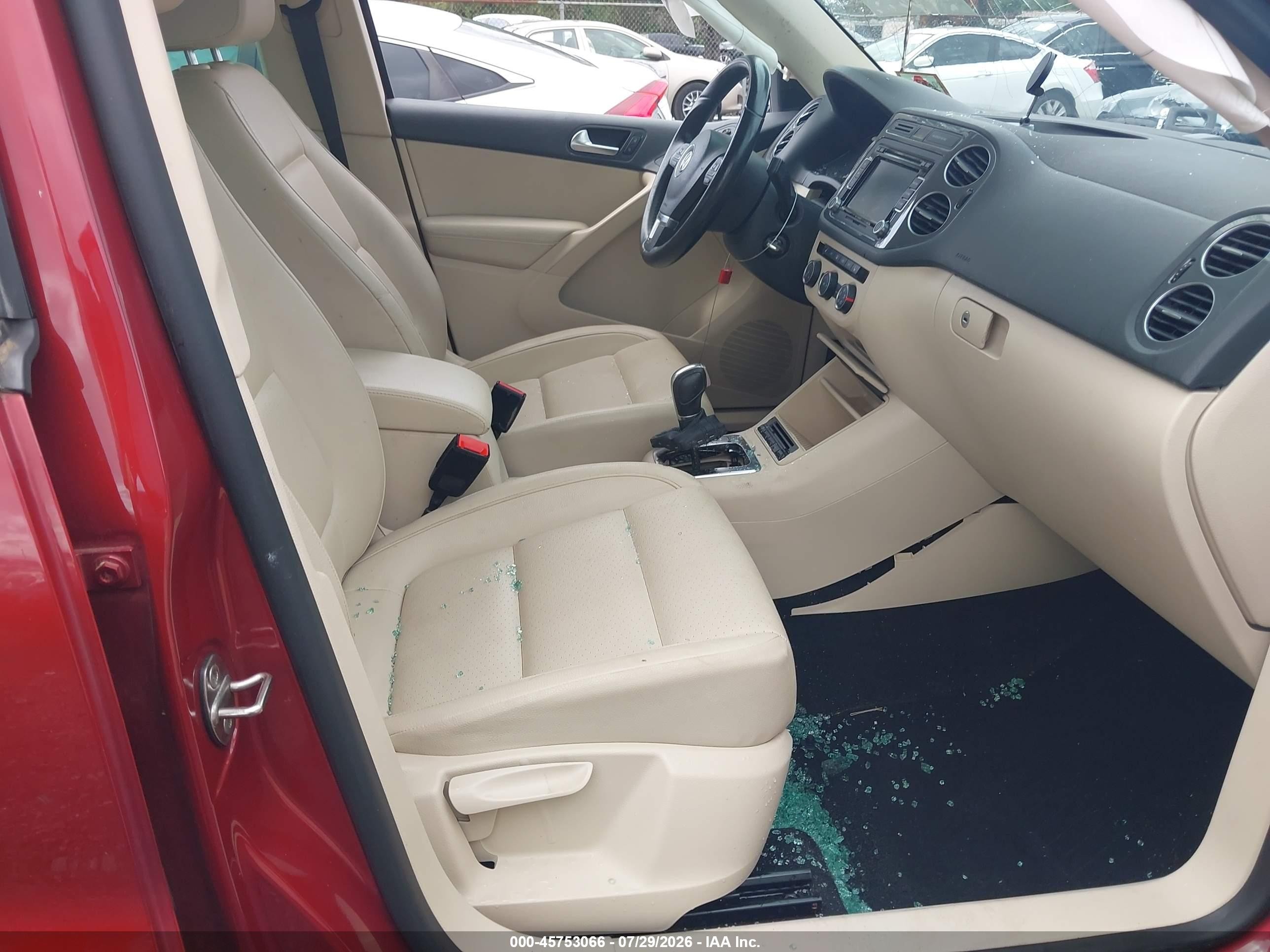 2015 Volkswagen Tiguan Se Red vin: WVGBV7AX3FW086355
